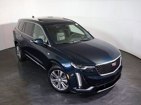 Used 2024 Cadillac XT6 Premium Luxury w/ Technology Package AWD/4WD image 7