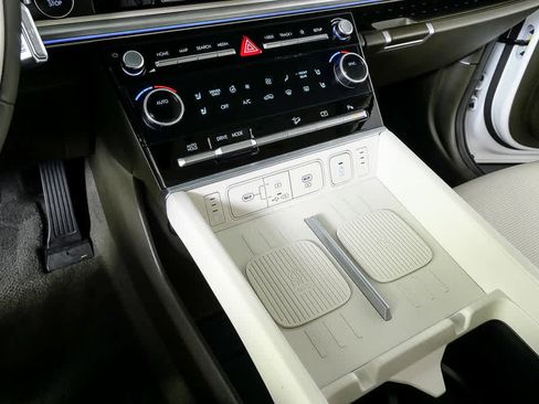 Used 2025 Hyundai Santa Fe Calligraphy FWD image 18