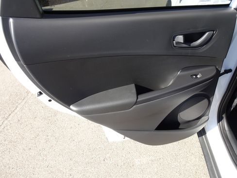 Used 2023 Hyundai Kona SEL AWD/4WD image 15