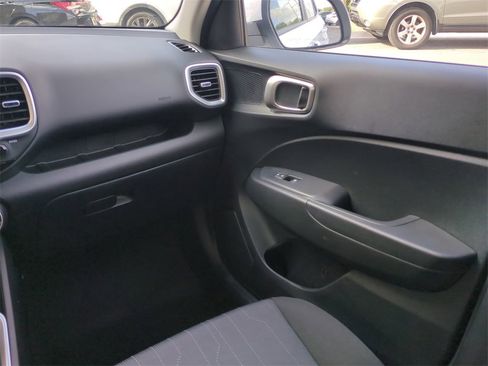 New 2026 Hyundai Venue SE image 18