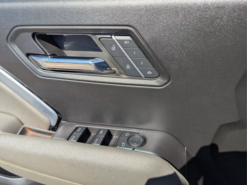 Used 2023 Chevrolet Colorado ZR2 w/ ZR2 Convenience Package III image 15