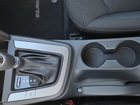 Used 2019 Hyundai Elantra SE w/ Cargo Package image 29