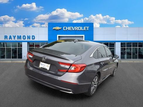 Used 2018 Honda Accord Touring image 3