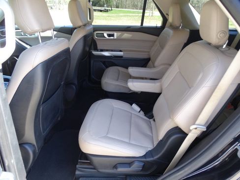 Used 2020 Ford Explorer XLT w/ Equipment Group 202A image 34