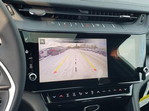 New 2026 Jeep Grand Cherokee Altitude image 11