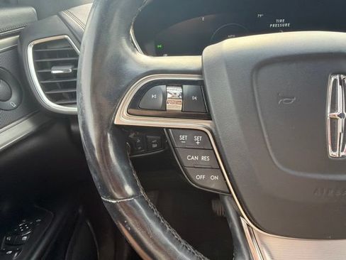 Used 2019 Lincoln Nautilus Select FWD image 20