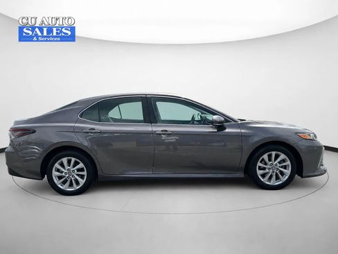 Used 2021 Toyota Camry LE FWD image 7