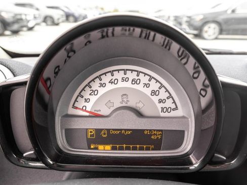 Used 2013 smart fortwo passion RWD image 13