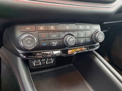 Used 2024 Dodge Durango GT image 14