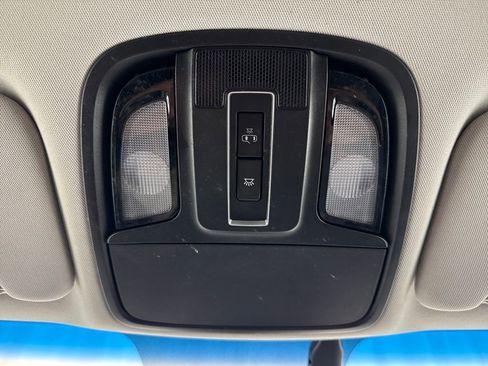 Used 2019 Kia Sorento LX image 31