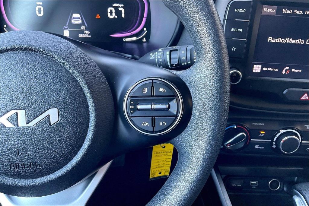 Used 2025 Kia Soul LX w/ LX Technology Package FWD image 18
