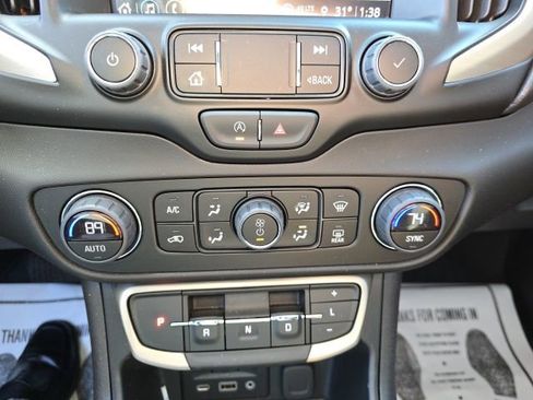 Used 2024 GMC Terrain Denali w/ Black Diamond Edition image 28