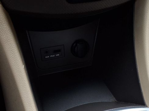 Used 2013 Hyundai Accent GLS FWD image 9