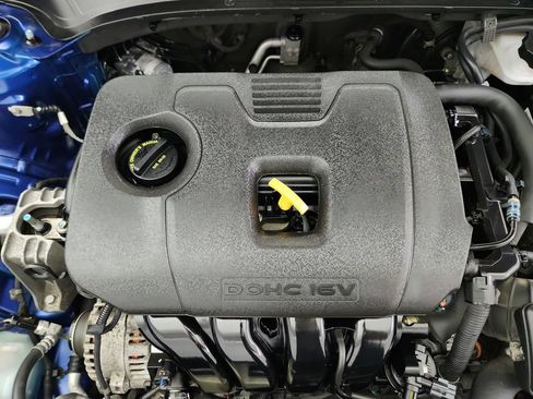 Used 2020 Kia Forte LXS FWD image 28