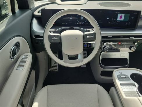 New 2026 Hyundai Ioniq 9 Calligraphy image 16