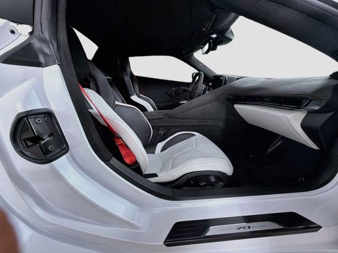 Used 2023 Chevrolet Corvette Stingray Premium Conv w/ Z51 Performance Package RWD image 25