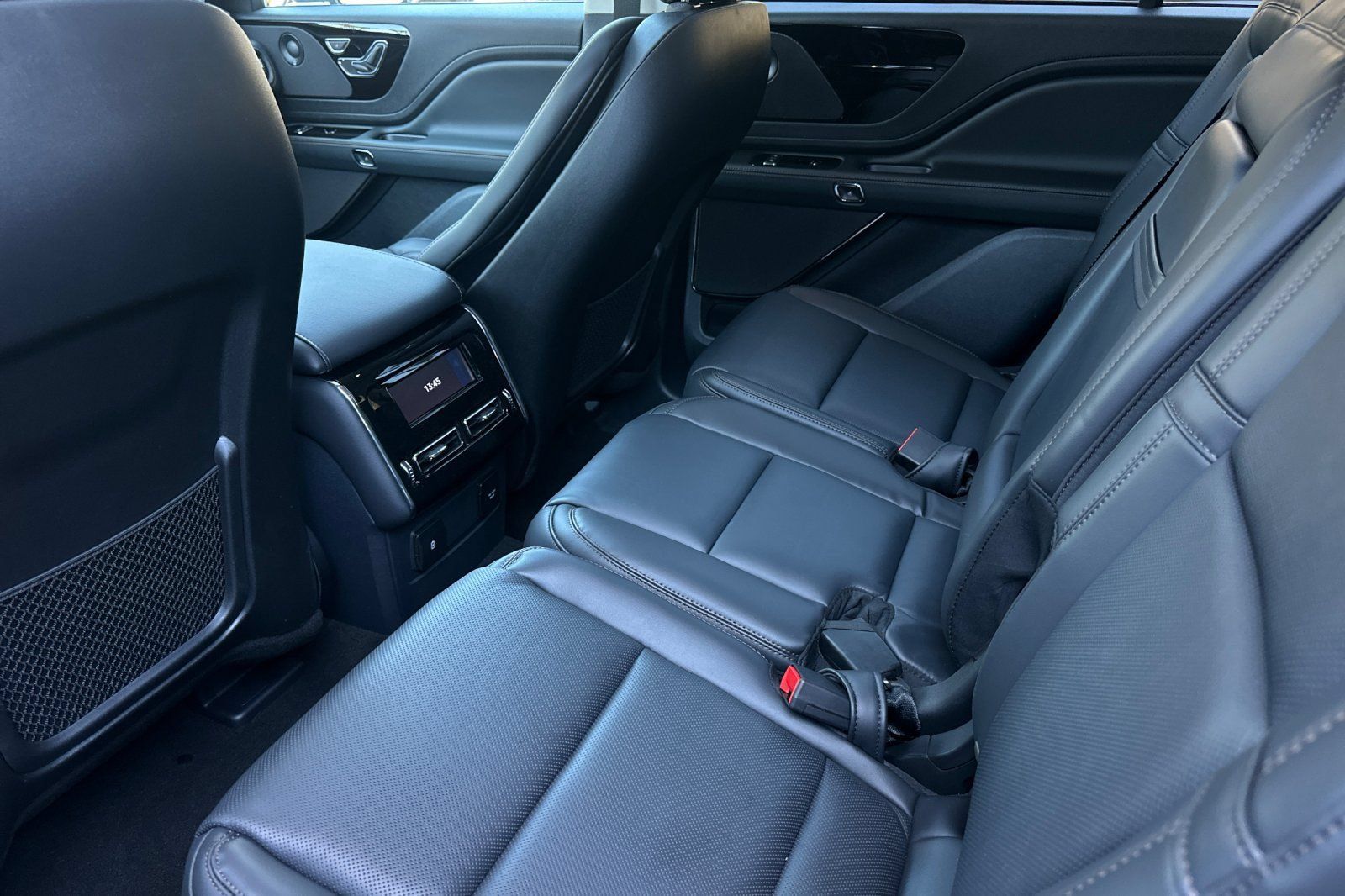 New 2026 Lincoln Aviator Reserve w/ Illumination Package RWD image 11