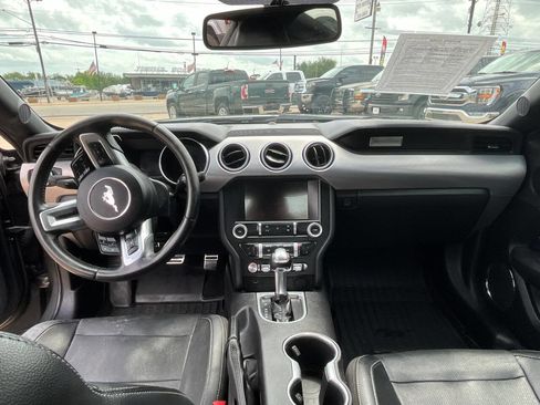 Used 2019 Ford Mustang Premium image 8