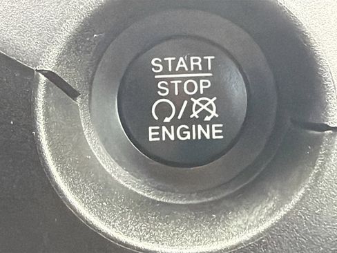 Used 2019 Jeep Compass Limited w/ Advanced Safety Group image 35