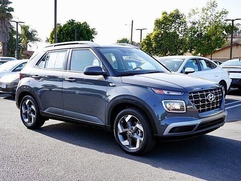 Certified 2025 Hyundai Venue SEL FWD image 6