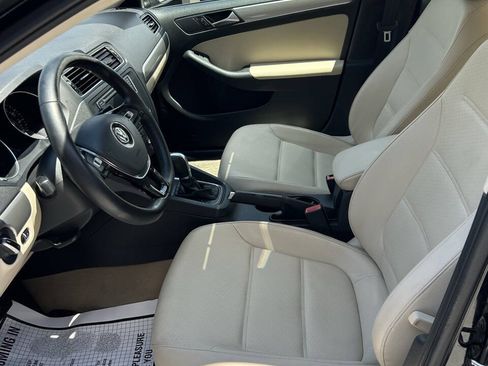 Used 2016 Volkswagen Jetta SE FWD image 14