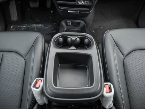 New 2025 Chrysler Pacifica Select image 27