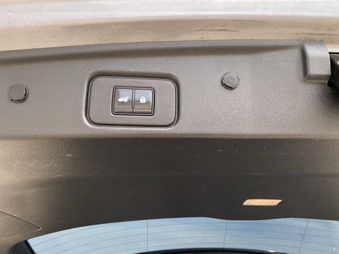 Used 2022 Nissan Pathfinder SL w/ SL Black Package image 6