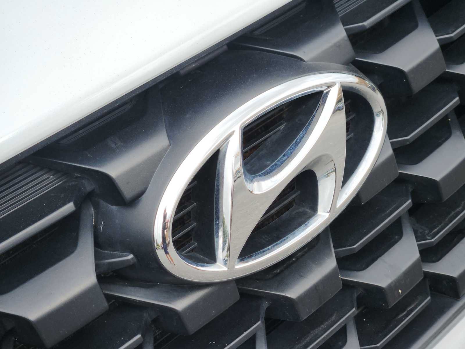Used 2021 Hyundai Santa Fe SE FWD image 12