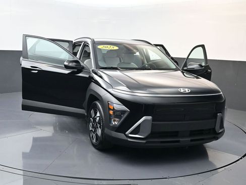 Certified 2025 Hyundai Kona SEL image 23