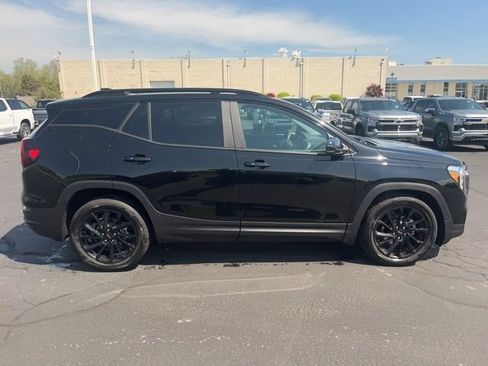 Used 2023 GMC Terrain SLE w/ Driver Convenience Package FWD image 5
