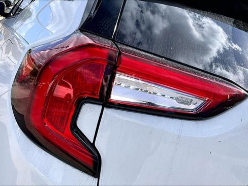 Used 2022 GMC Terrain SLT w/ Tech Package image 29