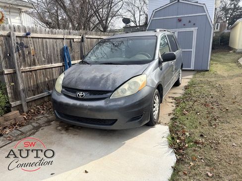 Used 2006 Toyota Sienna LE image 1