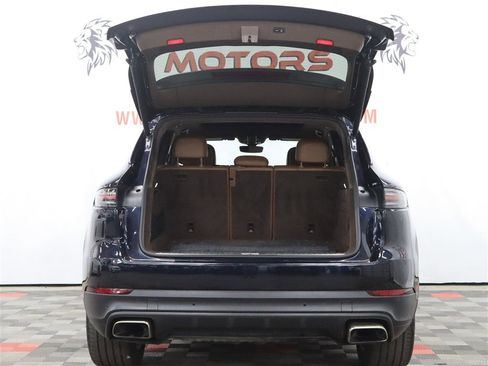 Used 2019 Porsche Cayenne AWD/4WD image 6
