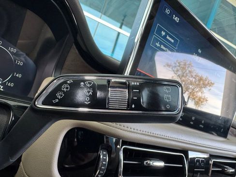 Used 2021 Lincoln Nautilus Reserve image 10