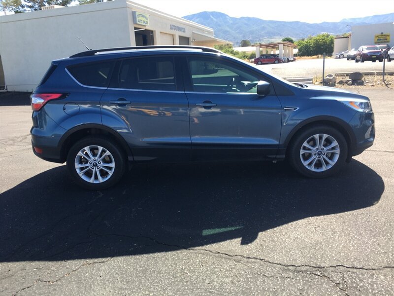 Used 2018 Ford Escape SEL FWD image 2