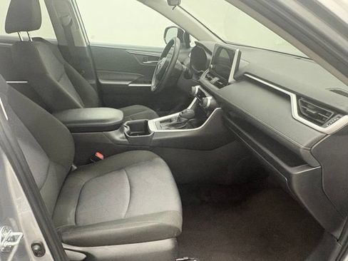 Used 2025 Toyota RAV4 XLE FWD image 35