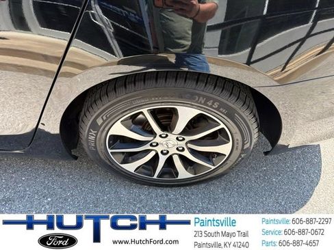 Used 2017 Acura TLX FWD image 13