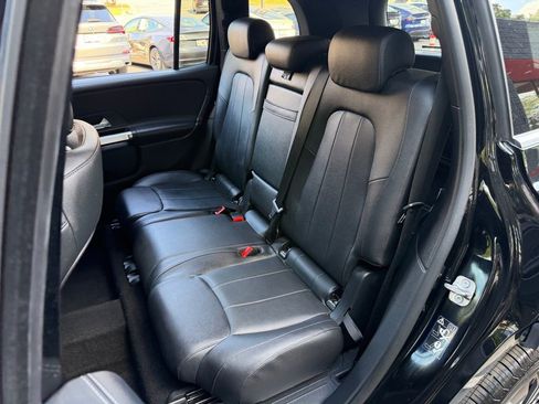 Used 2023 Mercedes-Benz GLB 250 w/ Premium Package image 31