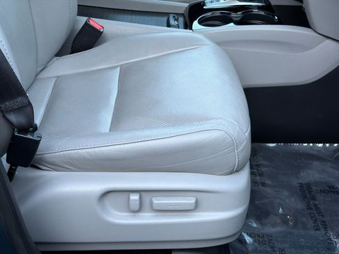 Used 2016 Honda Pilot Elite image 12