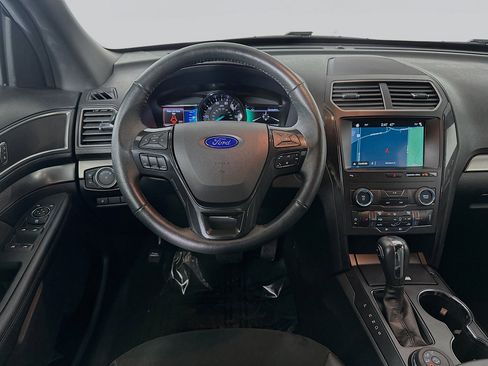 Used 2019 Ford Explorer XLT w/ Equipment Group 202A image 21