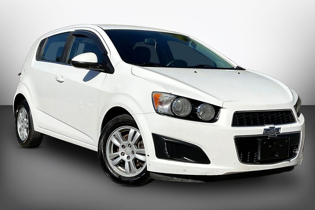 Used 2015 Chevrolet Sonic LT FWD image 3