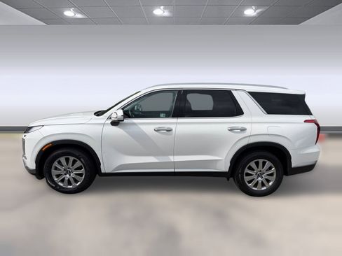 Used 2024 Hyundai Palisade SEL FWD image 2