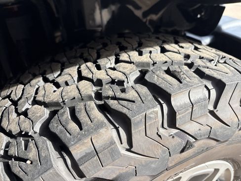 Used 2018 Jeep Wrangler Unlimited Rubicon w/ Cold Weather Group image 12