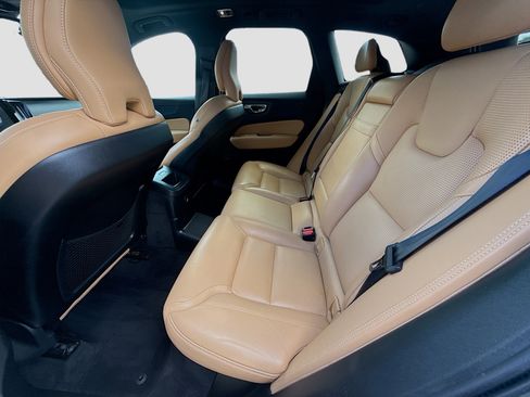 Used 2019 Volvo XC60 T8 Inscription w/ Advanced Package image 23
