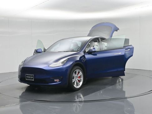 Used 2024 Tesla Model Y Long Range image 29