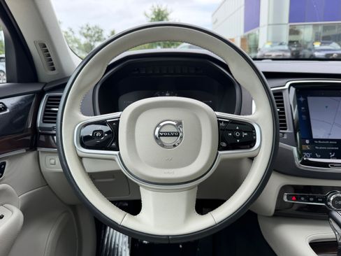 Used 2019 Volvo XC90 T5 Momentum w/ Protection Package Premier FWD image 18