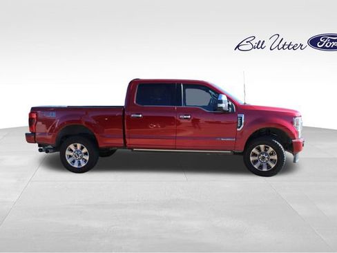 Certified 2022 Ford F250 Platinum w/ FX4 Off-Road Package image 4