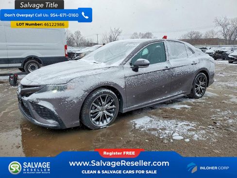 Used 2022 Toyota Camry SE FWD image 1