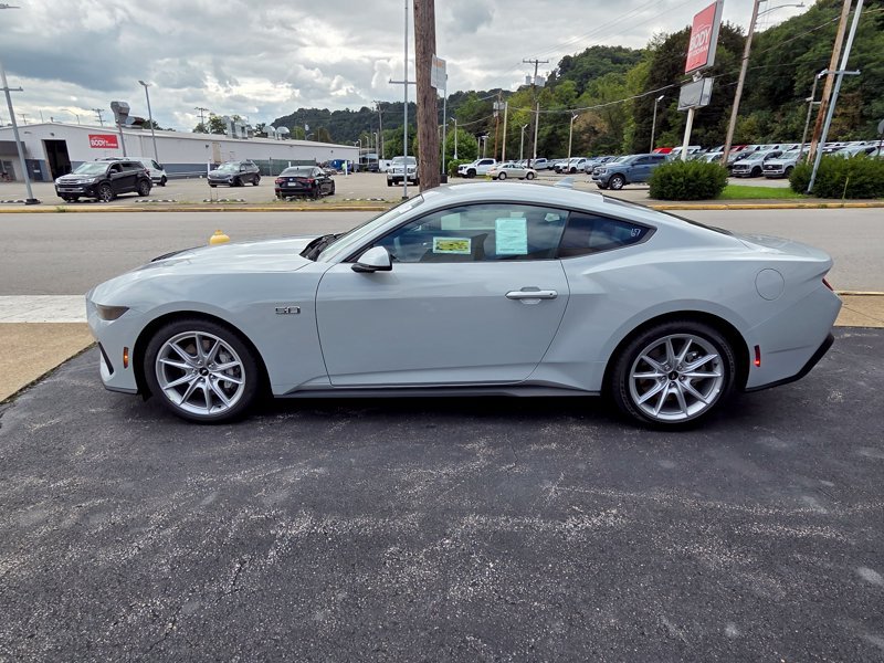 New 2026 Ford Mustang GT Premium RWD image 4
