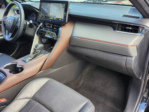Used 2021 Toyota Venza Limited w/ Advanced Technology Package image 17